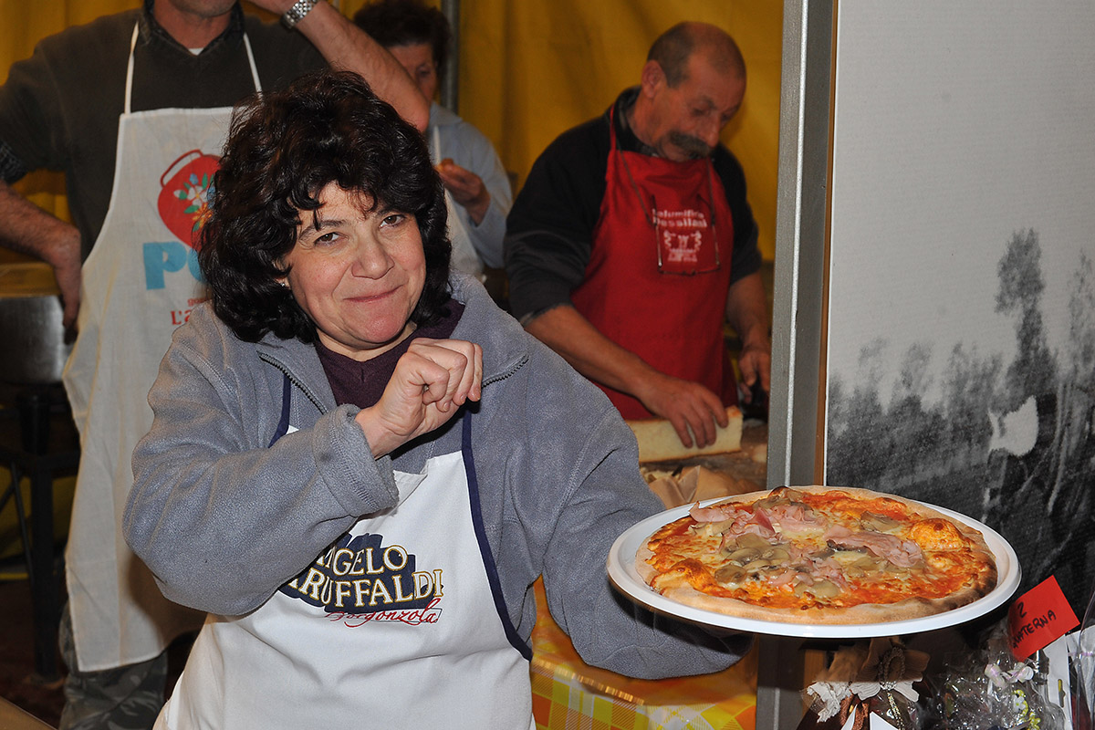 2014-01-05-(Castellazzo-Novarese)-Pizzata-con-la-Befana-073